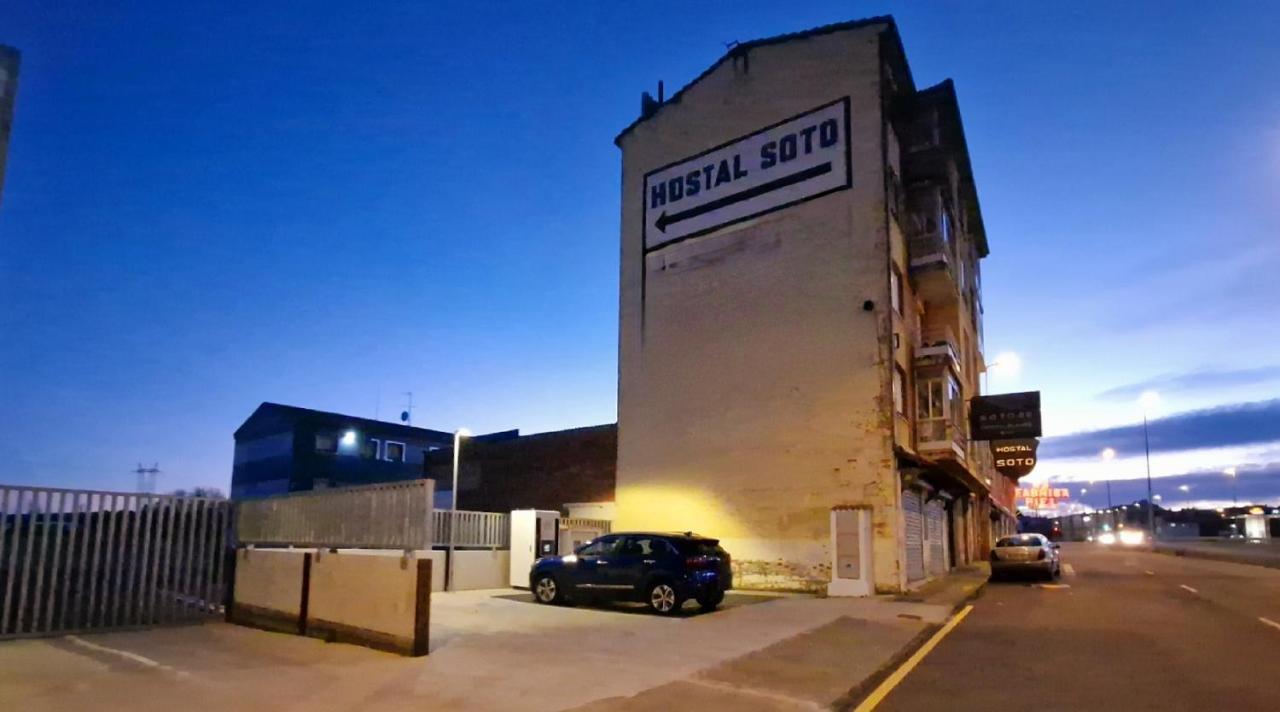 Hostal Soto La Virgen del Camino Esterno foto