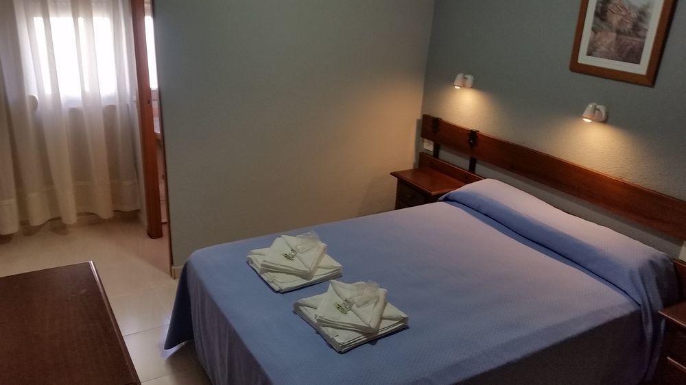 Hostal Soto La Virgen del Camino Esterno foto