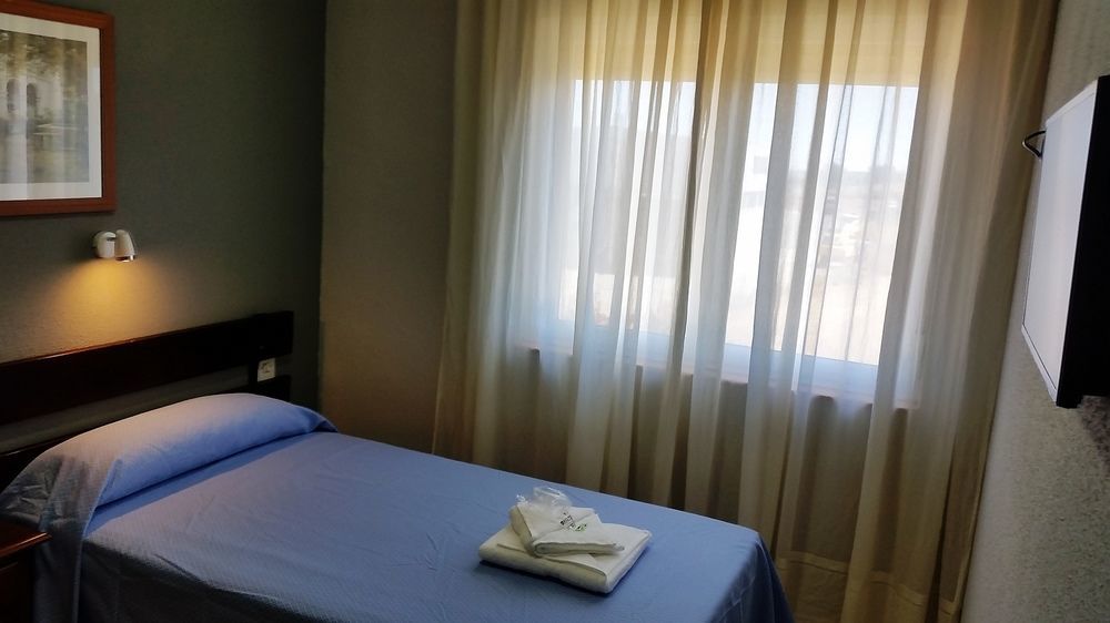 Hostal Soto La Virgen del Camino Esterno foto