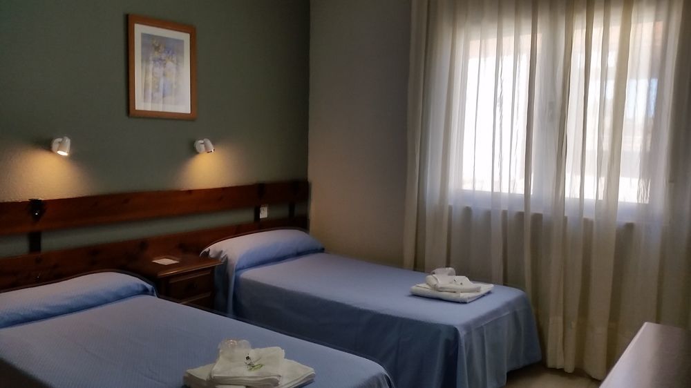 Hostal Soto La Virgen del Camino Esterno foto